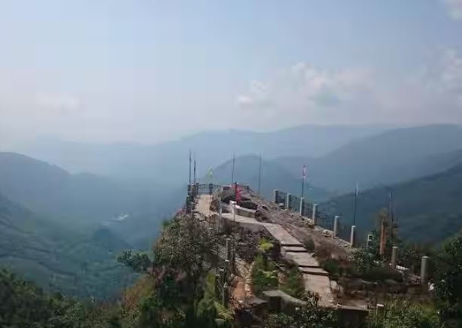 Mawjngih Lapynshongdor View Point, East Khasi Hills, Meghalaya - Vushii.com